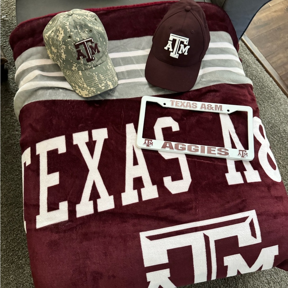 Texas A&M Bundle! Logo Throw Blanket, 2 Baseball Caps, License Plate Frame